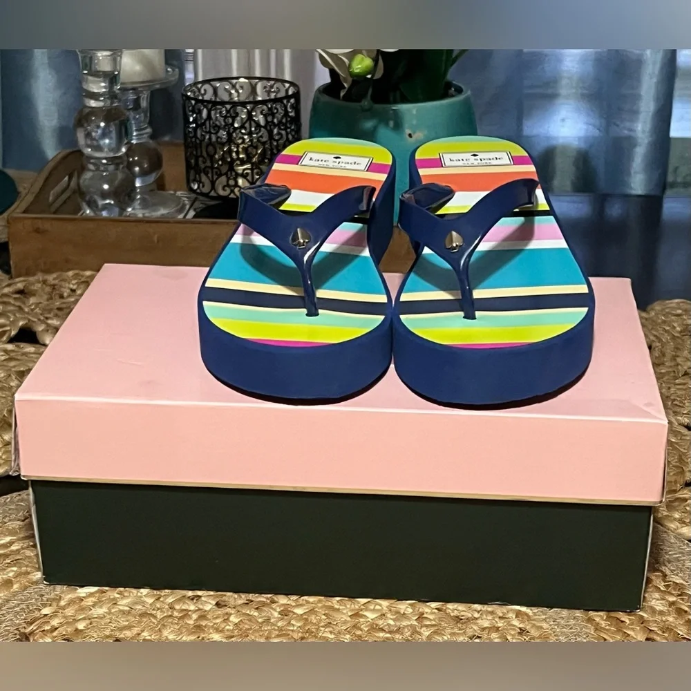 Bold Kate Spade Multicolor Platform Flip Flops - Picture 6 of 7